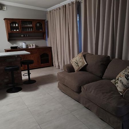 Stoep Cafe Guest House Коматипорт Экстерьер фото